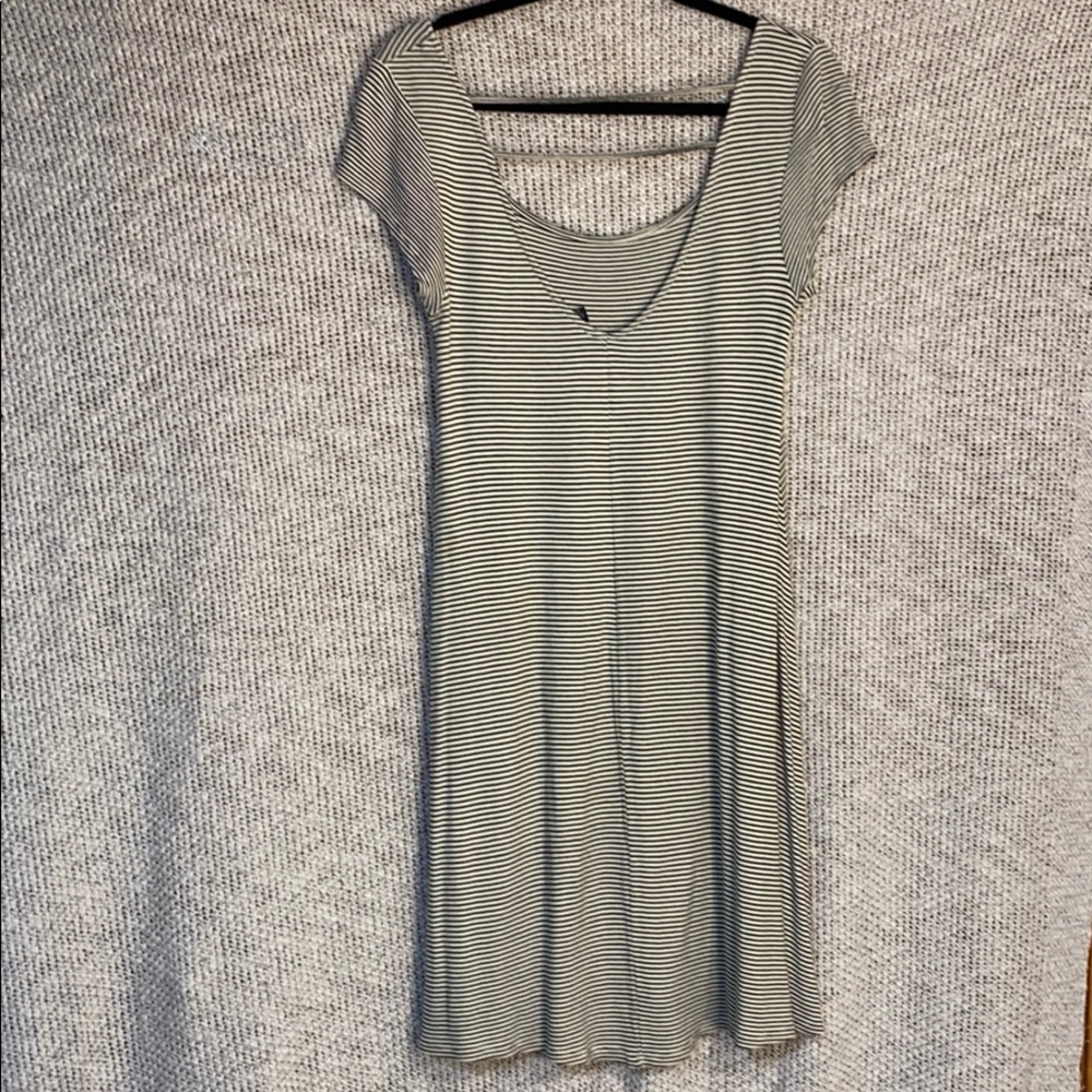 American Eagle Black/White Thin Striped SS Dress - Picture 6 of 7